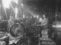 Women-working-at-a-nail-factory-Saint-John-1900-1915-Erb-photo-1940-PANB
