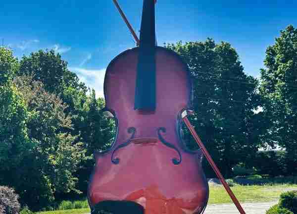 Don Messers fiddle Monument