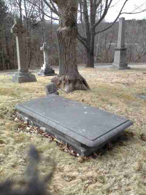 Ward Chipman Gravestone